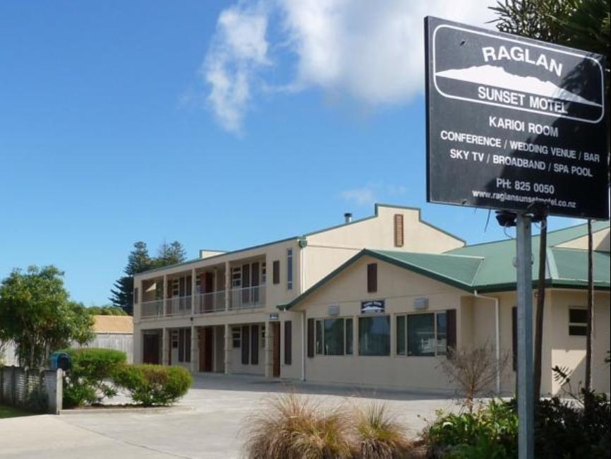Raglan Sunset Motel And Conference Venue Exterior photo